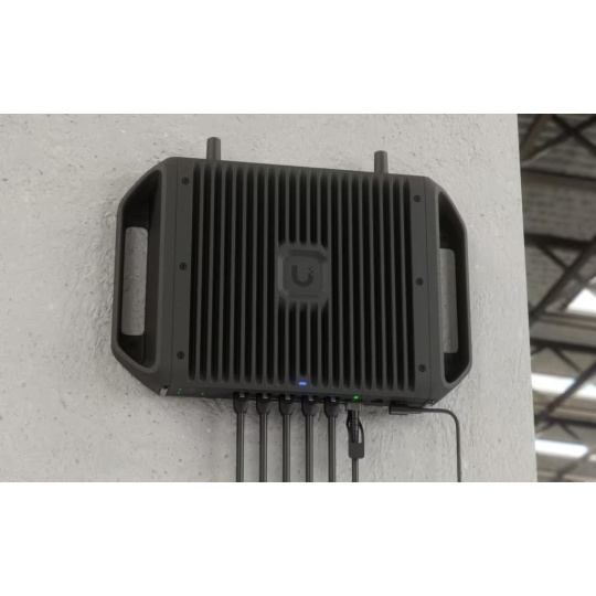 UBNT UCG-Industrial UBNT UCG-Industrial